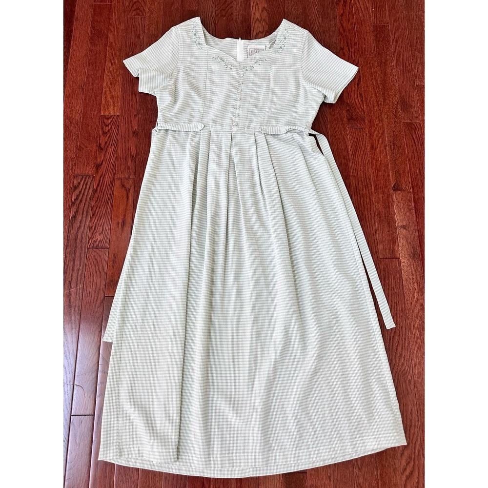 Erika Studio Sage Green Gingham Picnic‎ Embroidered Floral Tie Back Maxi Dress - Picture 6 of 12